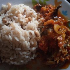 A picture of Rice and beans with fish sauce 😍.
