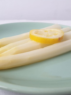 Una foto de Espárragos blancos cocidos