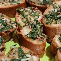A picture of Garlic Bread.