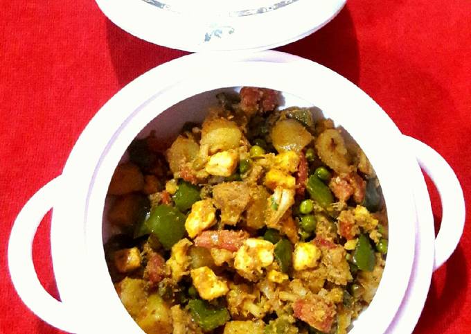 Recipe of Perfect Mixed Vegetable Dry Curry