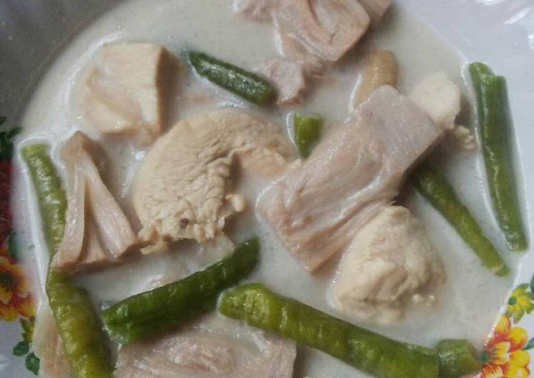 Sayur gori (nangka muda) feat. ayam & kacang panjang