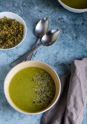 Une photo de Soupe détox chou frisé