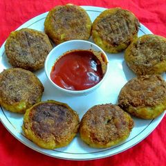 A picture of Matar cheese balls.