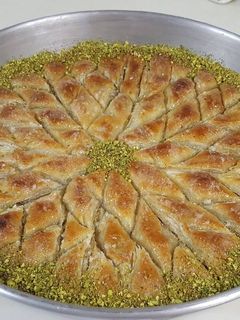 صورة لوصفة بقلاوة بعجينة منزلية رائعة👌
