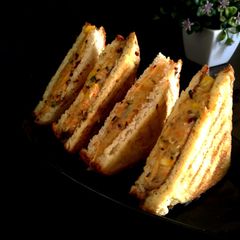 A picture of Cheesy Egg Toast Grilled Sandwich.