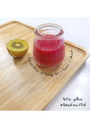 Hình của món Smoothie thanh long đỏ + kiwi + chuối.
