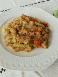 Una foto de Cardo y repollo con seitan
