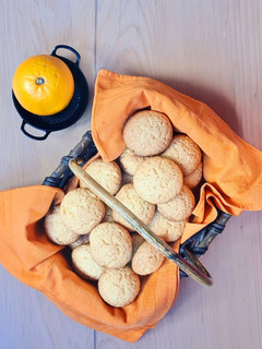 Una foto de Galletitas de naranja 🍊 sin huevo y muy fáciles 🍊