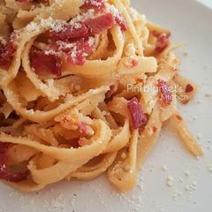 Fettuccine in oil and garlic sauce (Aglio E Olio) A picture of Fettuccine in oil and garlic sauce (Aglio E Olio).