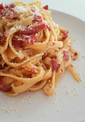 A picture of Fettuccine in oil and garlic sauce (Aglio E Olio).
