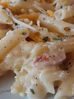 Una foto de Macarrones a la carbonara