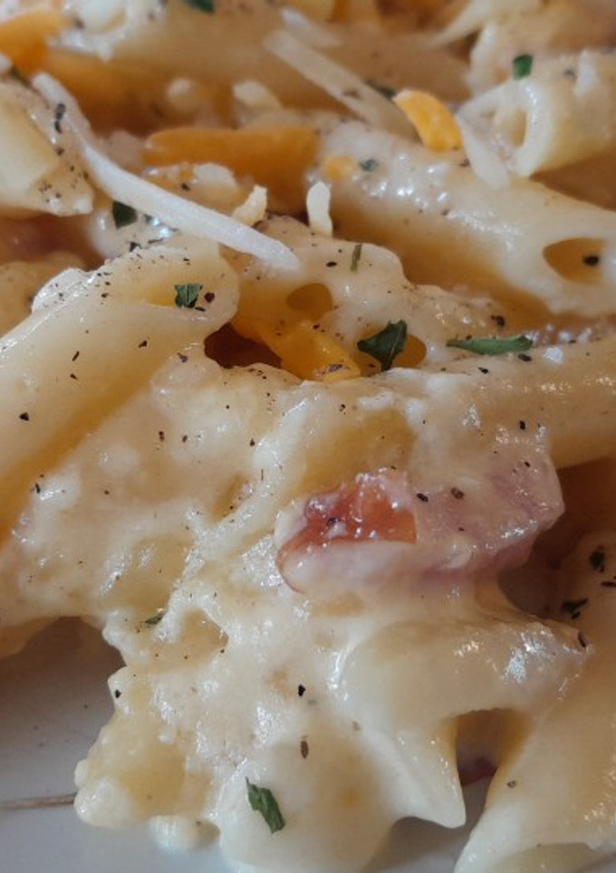 Una foto de Macarrones a la carbonara