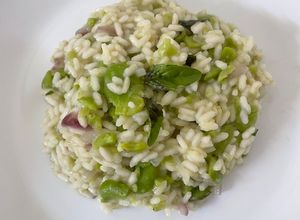 Foto di Risotto Estivo con Fave e Cipolla di Tropea
