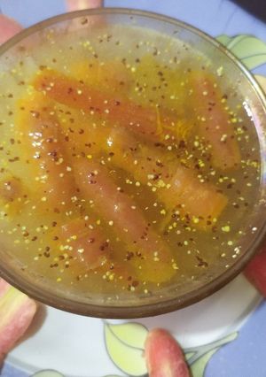 गाजर का पानी वाला अचार(Gajar ka pani wala achar recipe in Hindi) रेसिपी मुख्य फोटो