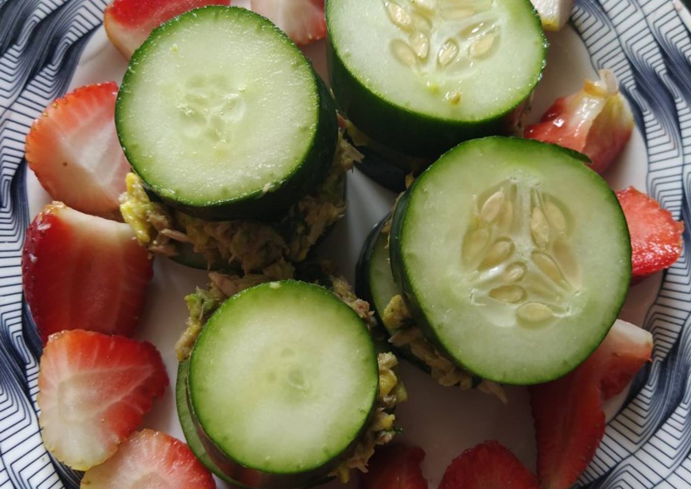Sandwich de pepino y atún 🥒🥑🍓