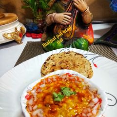 A picture of Rajasthani urad daal.