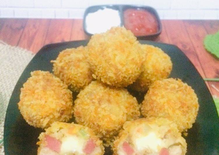 6. Bola Ayam Isi Keju