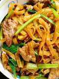 Stir-Fried Pho with Beef, Chinese Style