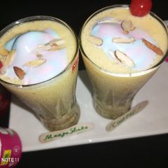 A picture of Creamy mango milk shake.