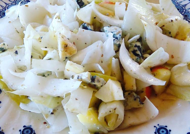Comment Cuisiner Salade d&#39;endives, pommes et bleu d&#39;Auvergne