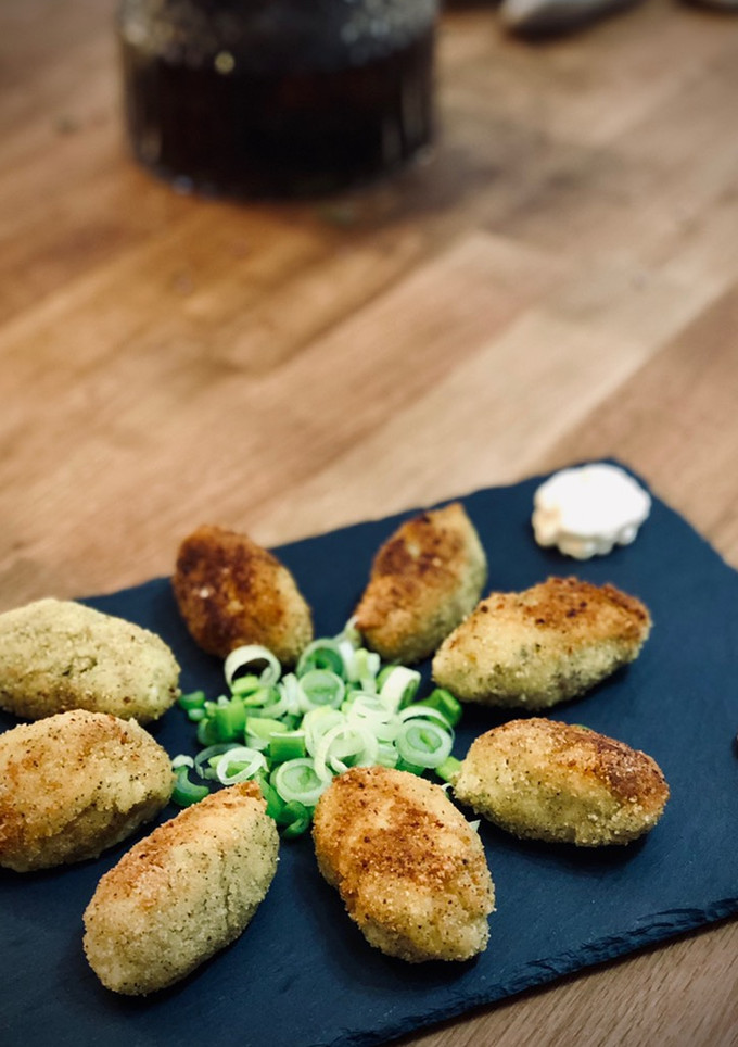 Una foto de Croquetas de jamón y trigueros en thermomix
