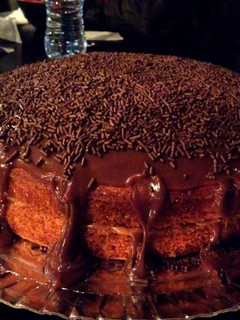Foto de Bolo de aniversário "dinamite" de cenoura