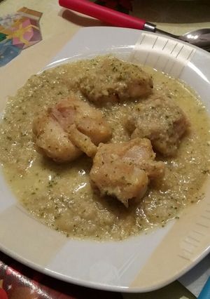 Una foto de Rape con salsa de almendras