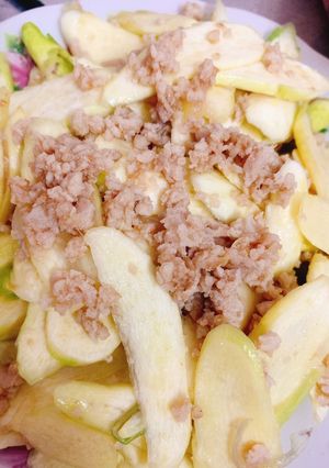 Hình của món Củ niễng xào thịt bằm.