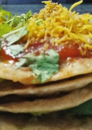 A picture of Roti sandwich.