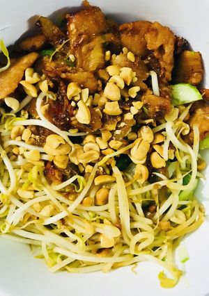 Hình của món Bún thịt xào.