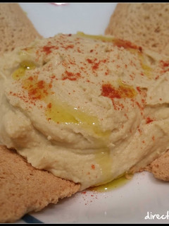 Una foto de Hummus (y Tahini)