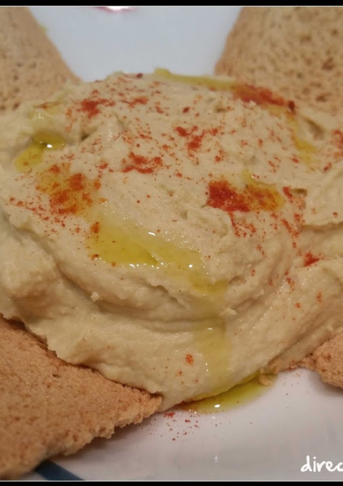 Una foto de Hummus (y Tahini)