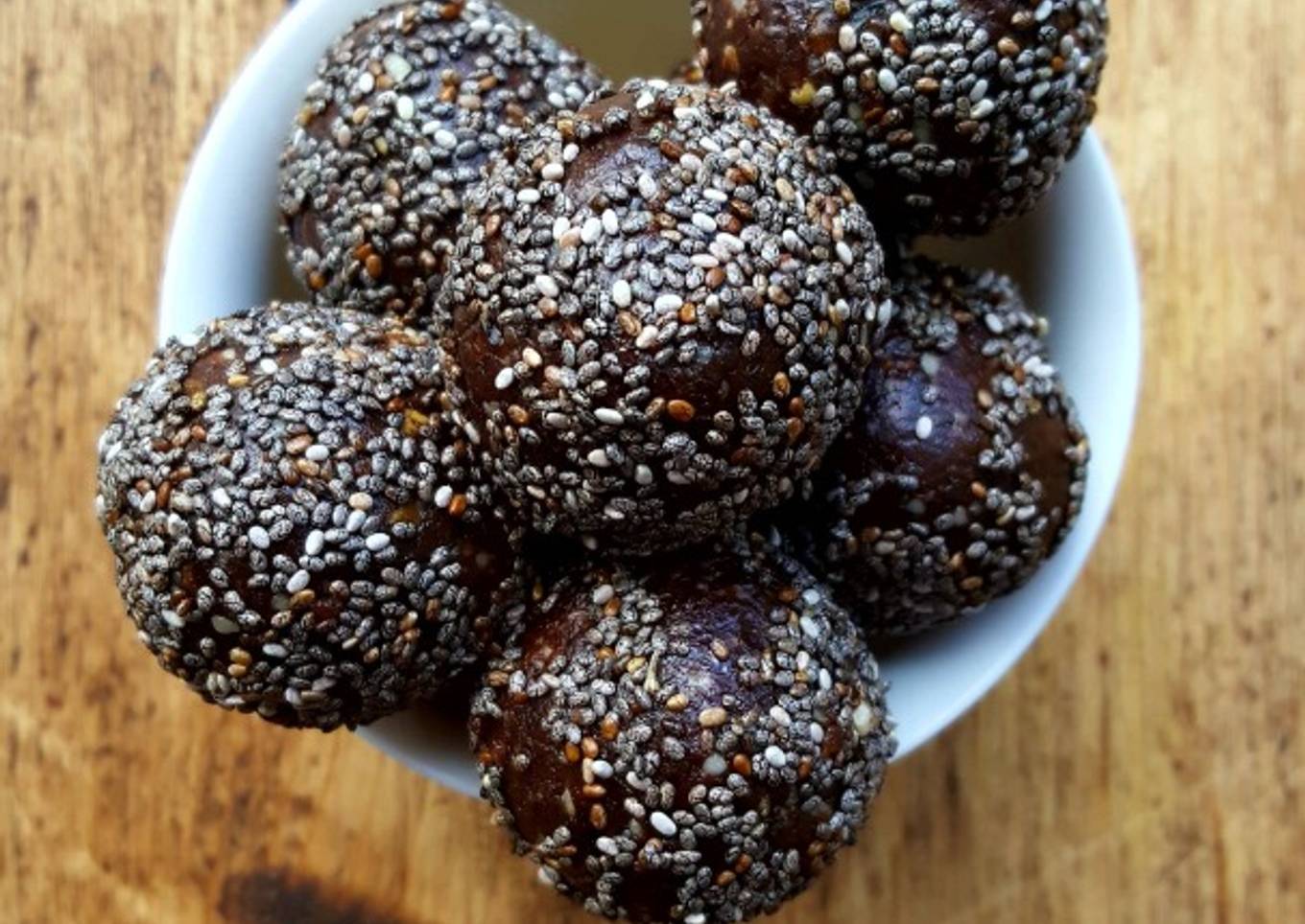 Cacao energy balls