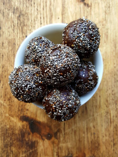 A picture of Cacao energy balls.