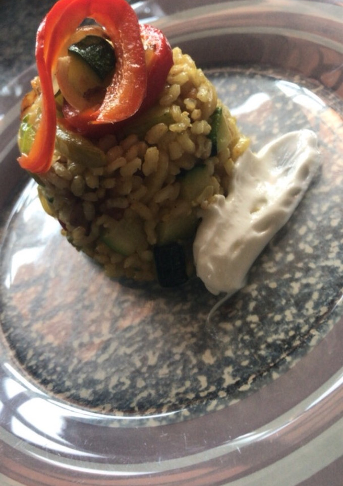 Una foto de Arroz integral con verduras al curry