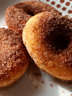 Una foto de 🍩DeliDonas🥯 de Canela y Azúcar