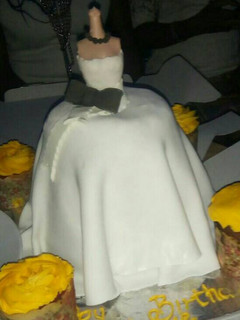 A picture of Ladiesh white birthday cake.