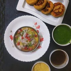 A picture of Aloo tikki.