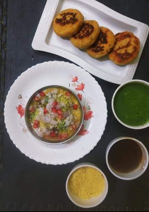 A picture of Aloo tikki.