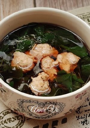 Hình của món Canh rau dền đỏ nấu mọc.