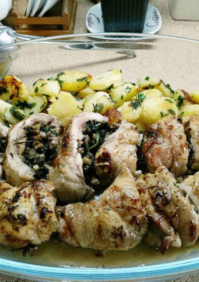 Una foto de Contramuslos deshuesados con queso y espinacas