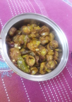 A picture of Bitter gourd veg.