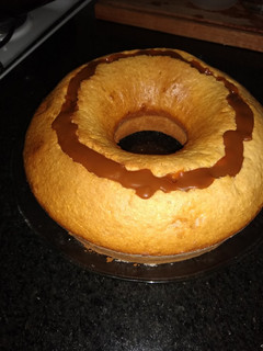 Una foto de Budín de coco y dulce de leche