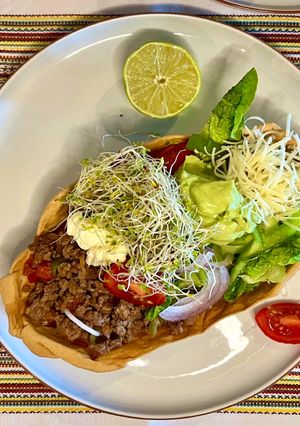 Une photo de Barquitas au bœuf haché, purée d’avocat et graines germées