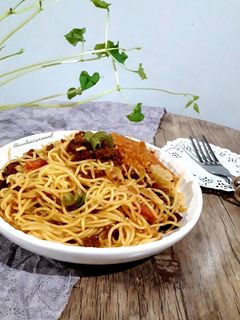 عکسی از دستور ماکارانی با گوشت چرخ کرده 😋