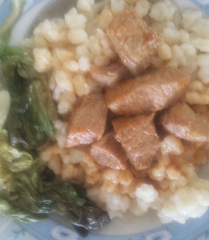 Vaddisznópörkölt nokedlival és döglesztett salátával 😊 recept fotója