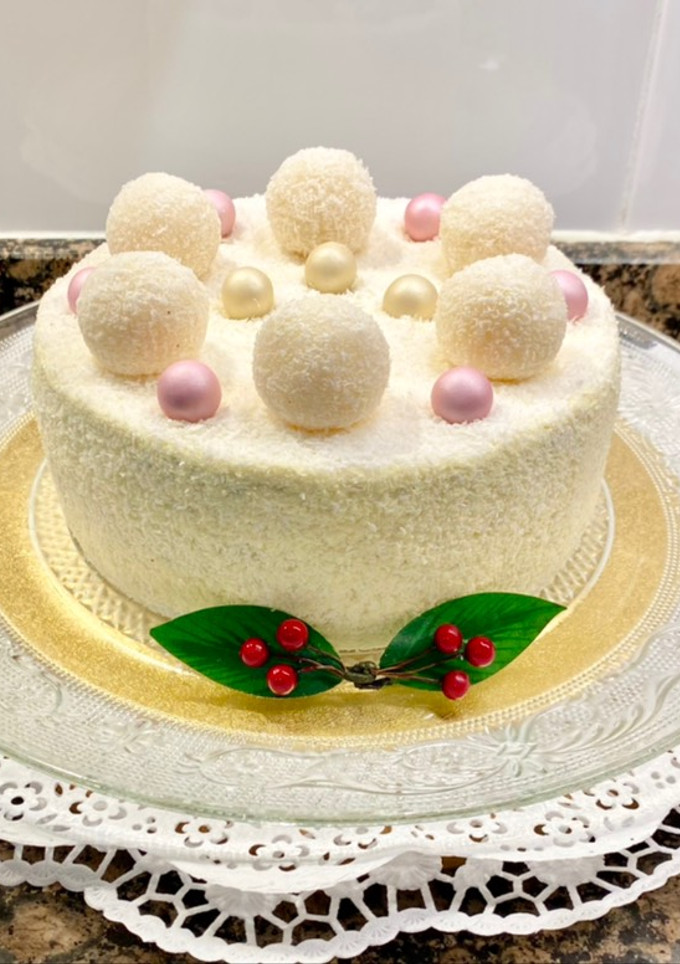 Una foto de Pastel de coco y almendra “sin gluten “ (versión sin gluten de Boone Bake)