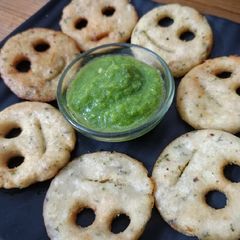 A picture of Baby potato and cornflour smiley 😊.