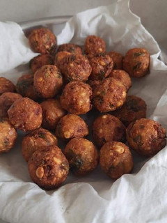 அவல் க்ரிஸ்பி பால்ஸ்(aval crispy balls recipe in tamil) செய்முறை முக்கிய புகைப்படம்