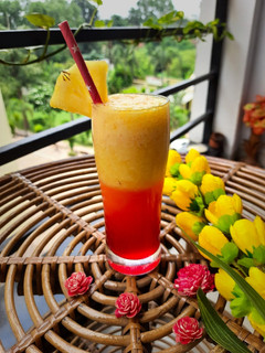 A picture of Sunset pineapple mocktail.
